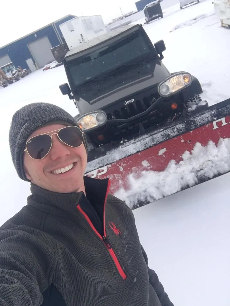 Reliable yard maintenance for beautiful yards in Toledo, OH by 419 Landscape