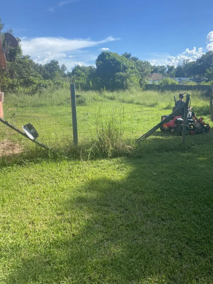Professional lawn mowing service in Bowling Green, FL - 4E Lawn Care