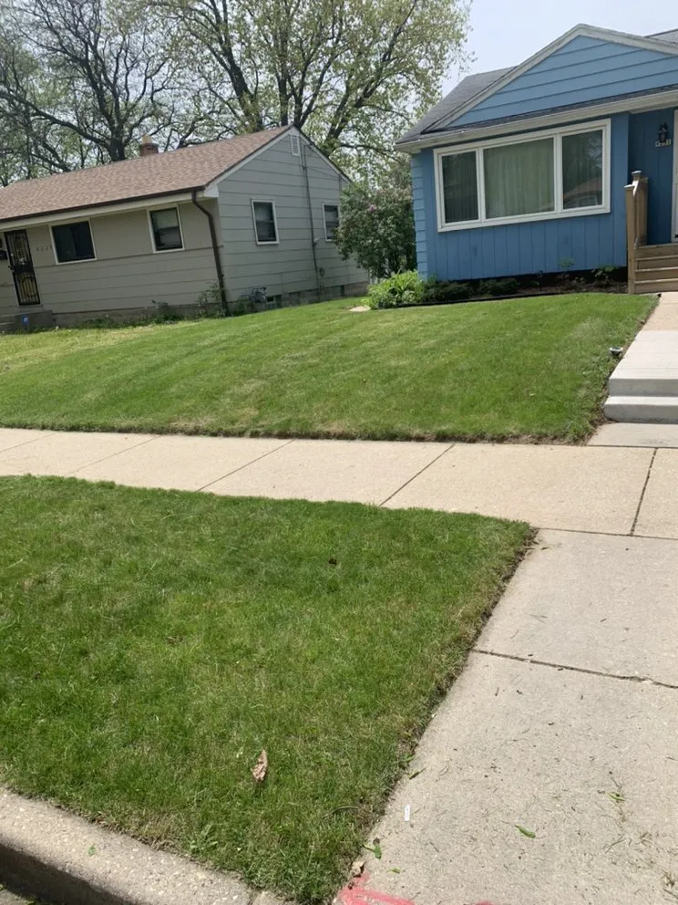 Custom lawn mowing service for beautiful yards across Milwaukee, WI - 4Ever Green Lawn Care & Services
