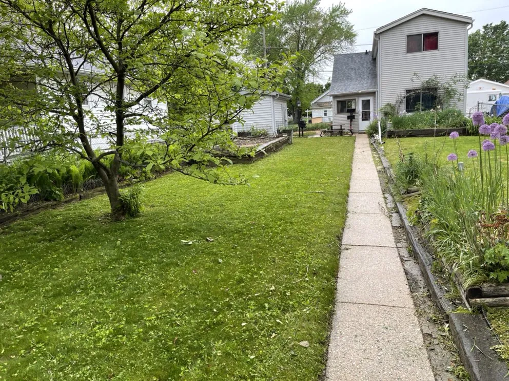 Professional outdoor landscaping experts serving Milwaukee, WI - 4Ever Green Lawn Care & Services