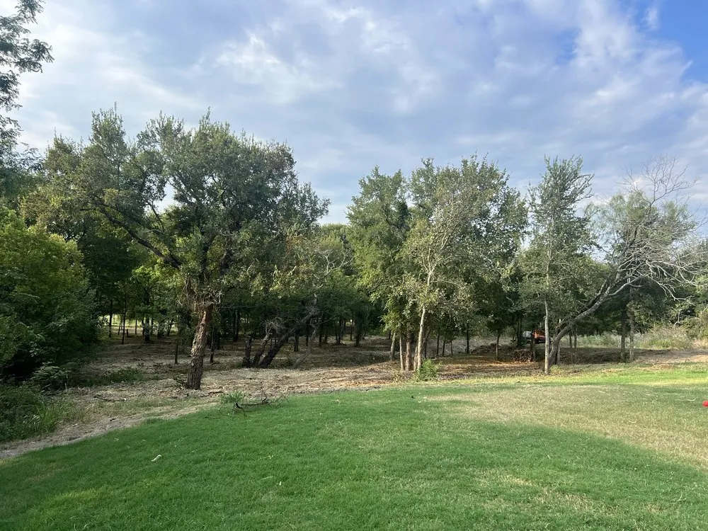 Affordable residential landscaping in Royse City, TX by 4G Tractor Mowing