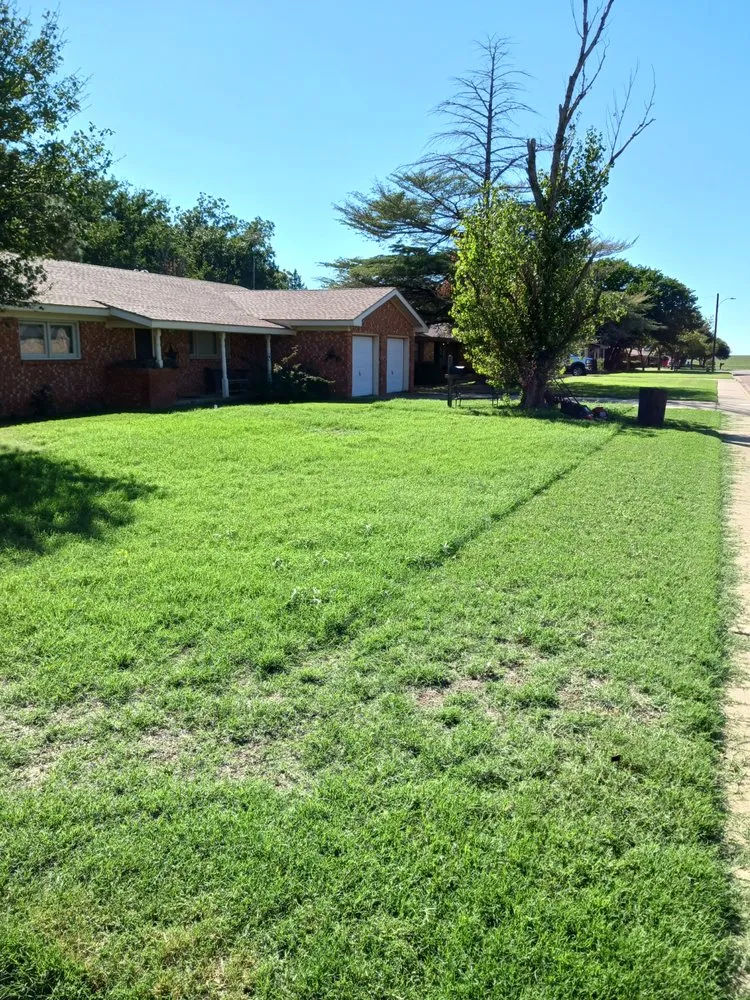 Custom landscape installation experts serving Tahoka, TX - 4J's lawn care service