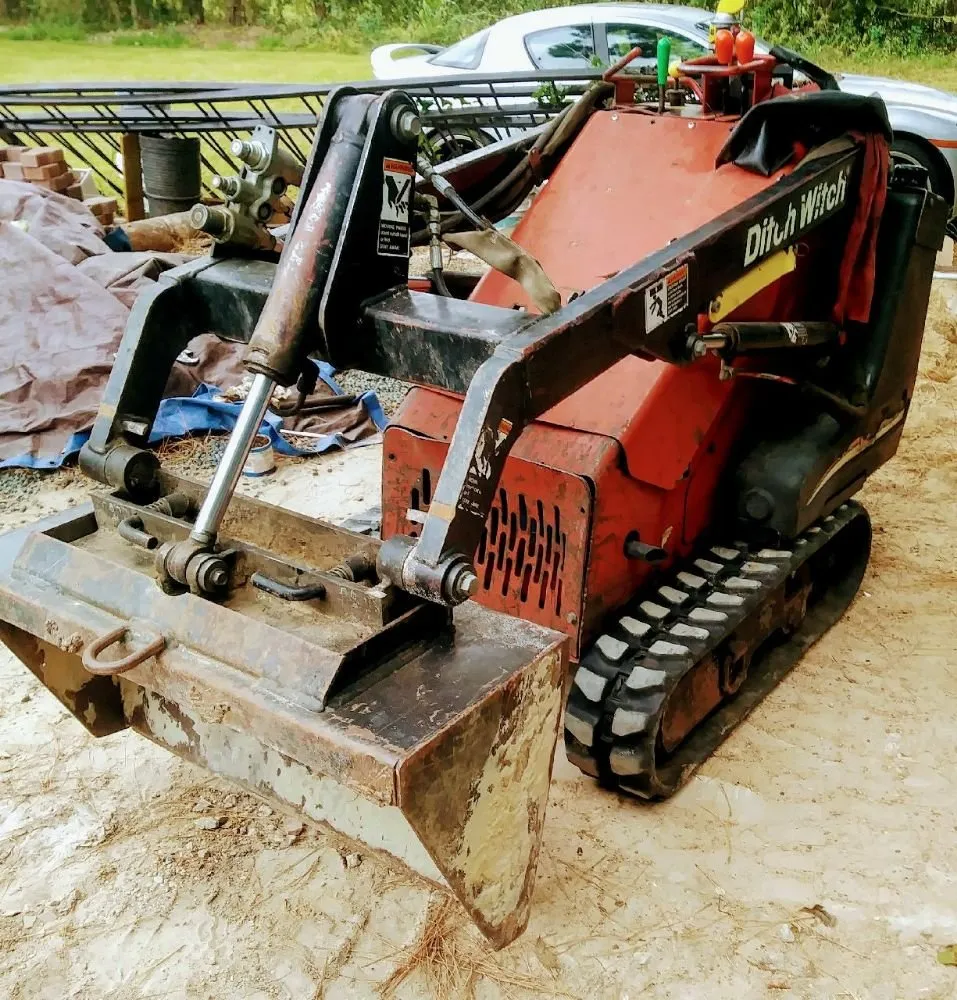 Affordable lawn mowing service for year-round maintenance across Houston, TX - 4leafclover