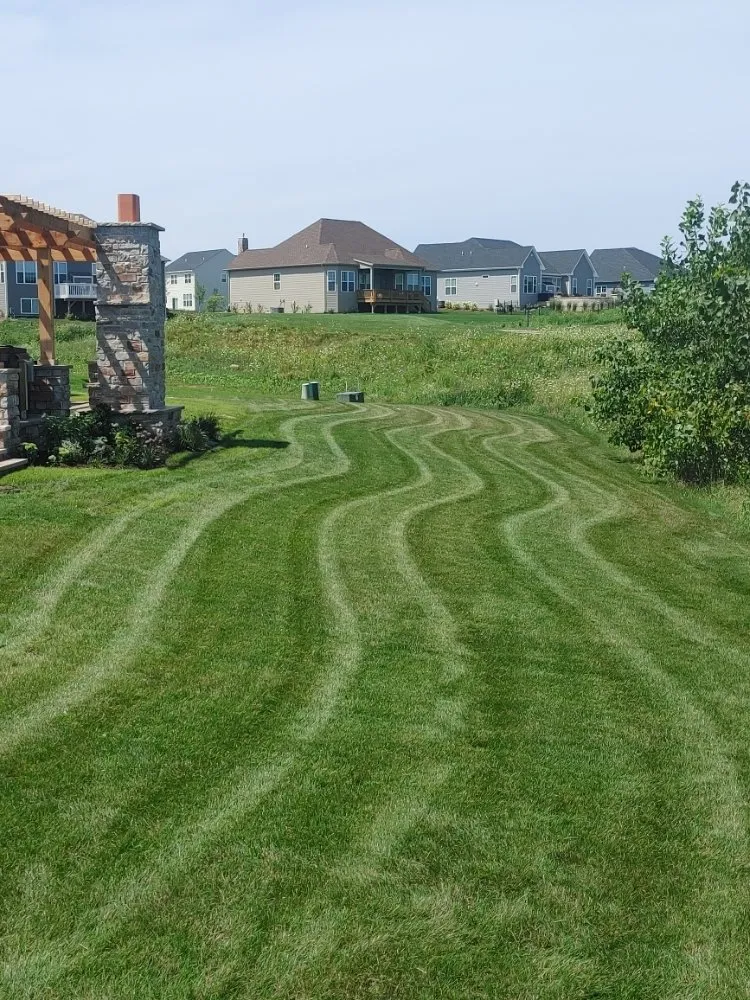 Local landscape design experts serving Elgin, IL - 4L's Lawn & Landscaping