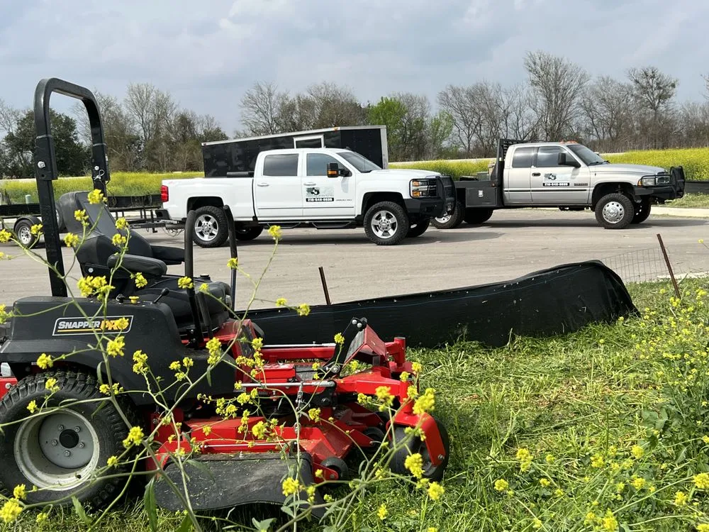 Custom yard maintenance in San Antonio, TX - 4M Land Services & Construction