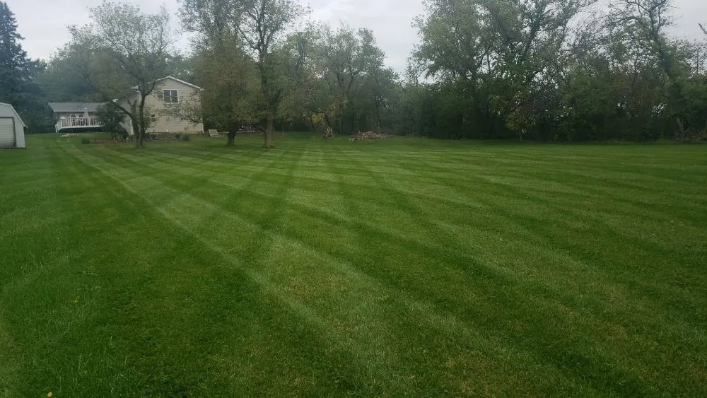 Professional landscaping services experts serving McHenry, IL - 4season R&R Landscaping