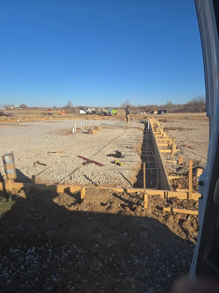 Professional garden landscaping for year-round maintenance across Altus, OK - 5 Eighty Construction Turfs Scapes Water