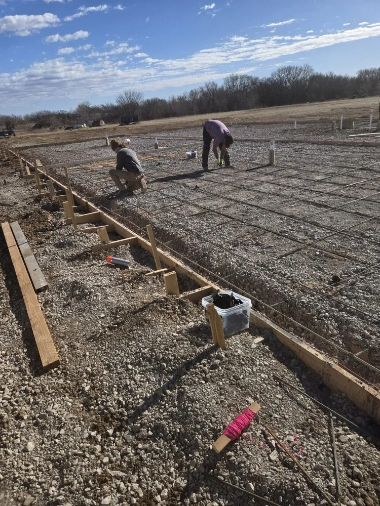 Reliable outdoor landscaping for residential properties in Altus, OK by 5 Eighty Construction Turfs Scapes Water