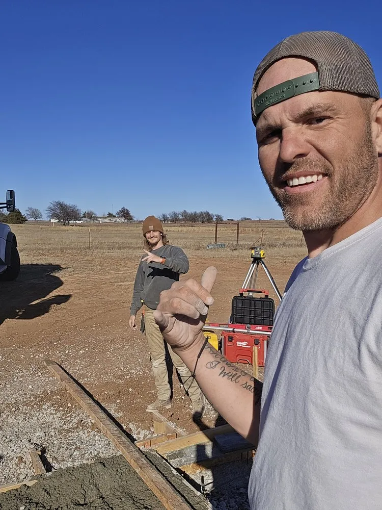 Top-rated yard maintenance in Altus, OK by 5 Eighty Construction Turfs Scapes Water