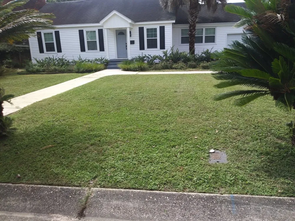 Affordable lawn care service experts serving Pensacola, FL - 5 Pages' Lawncare
