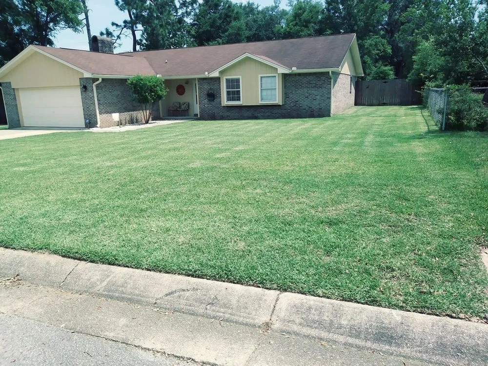 Top-rated yard cleanup service for year-round maintenance in Pensacola, FL by 5 Pages' Lawncare