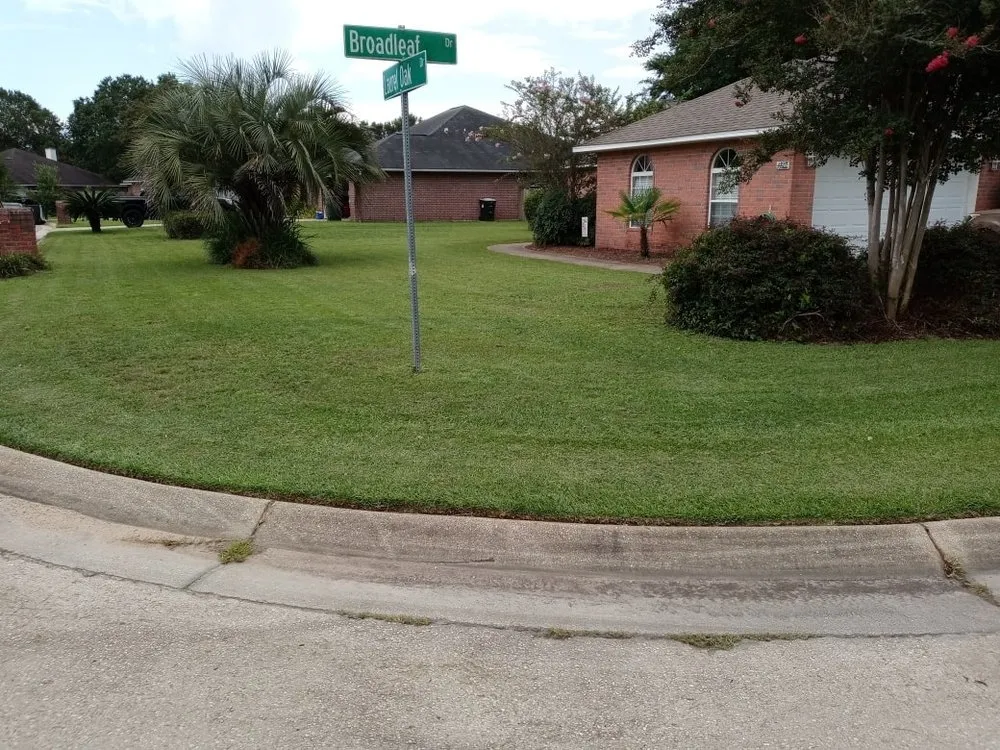 Trusted lawn mowing service in Pensacola, FL by 5 Pages' Lawncare