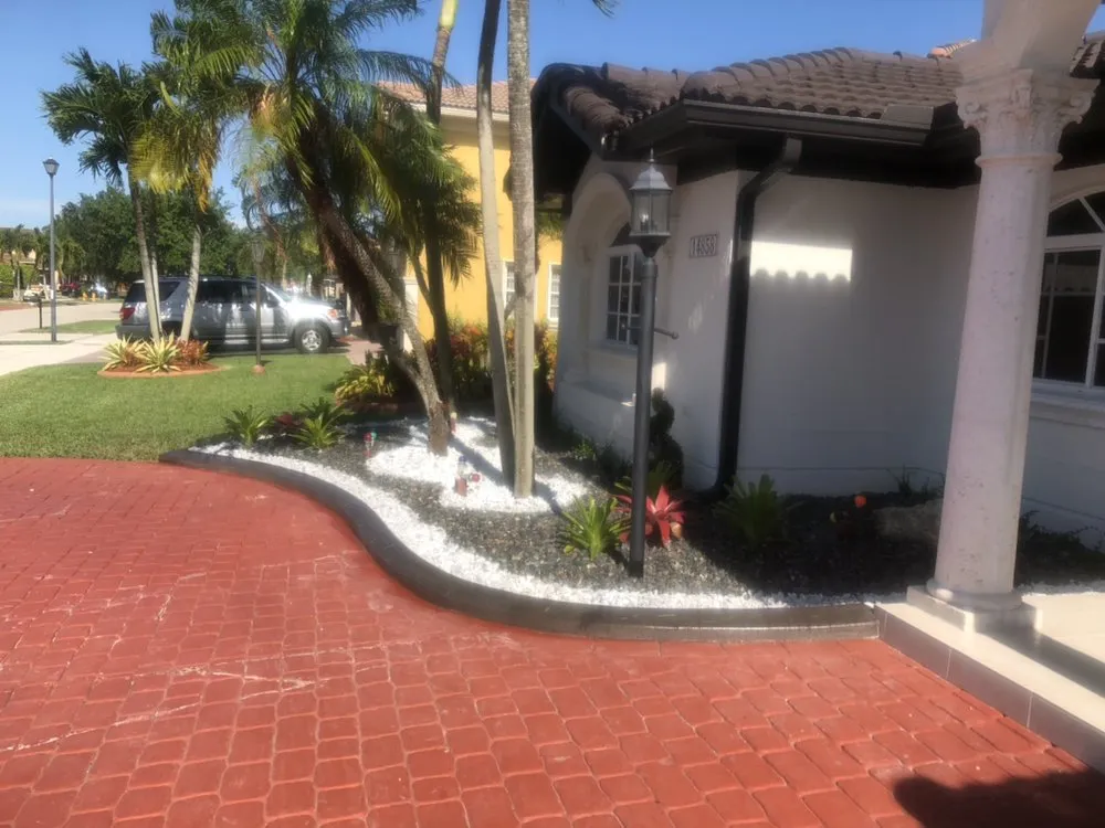 Professional outdoor landscaping in Miami, FL - 5 Star Borders & Landscape