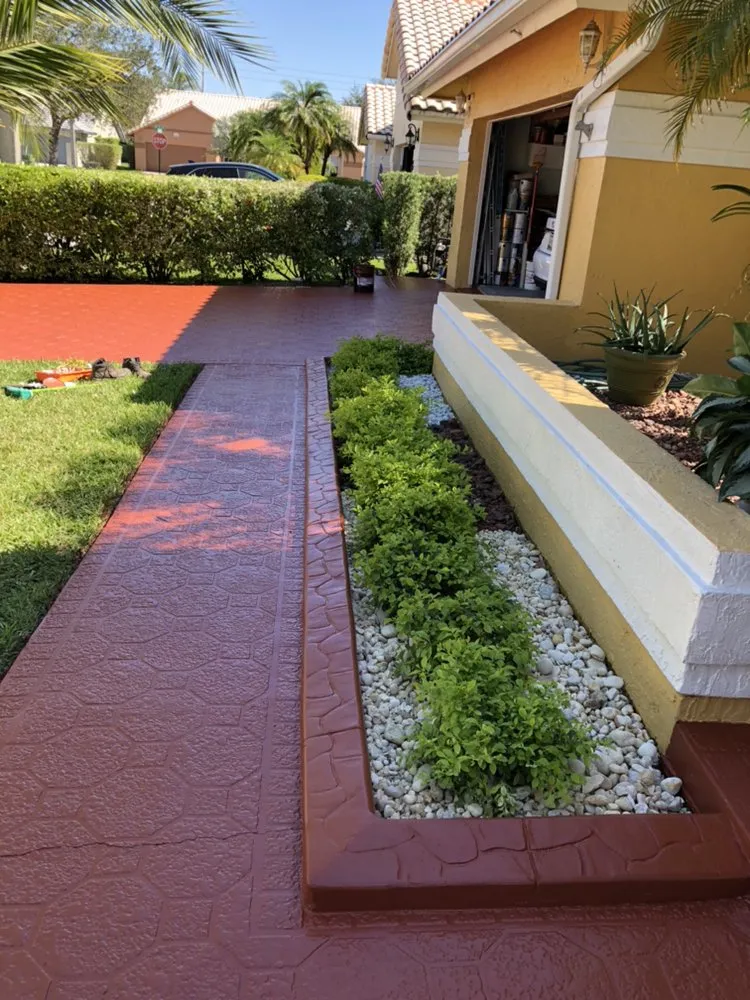 Top-rated residential landscaping for year-round maintenance in Miami, FL by 5 Star Borders & Landscape