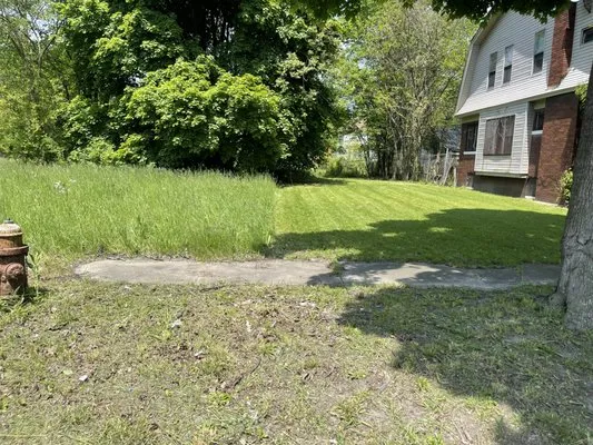 5 Star Green Thumb Logo