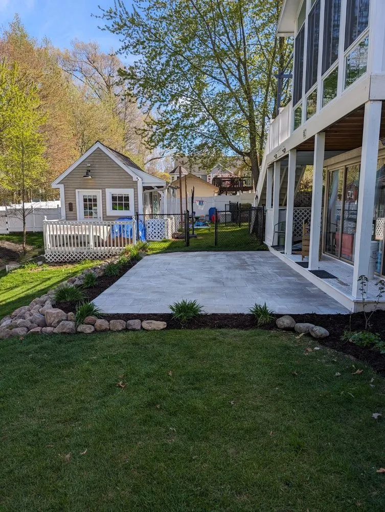 Local lawn mowing service experts serving Spring Lake, MI - 5 Star Landscaping