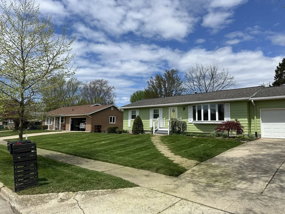 Professional garden landscaping for beautiful yards in Spring Lake, MI by 5 Star Landscaping