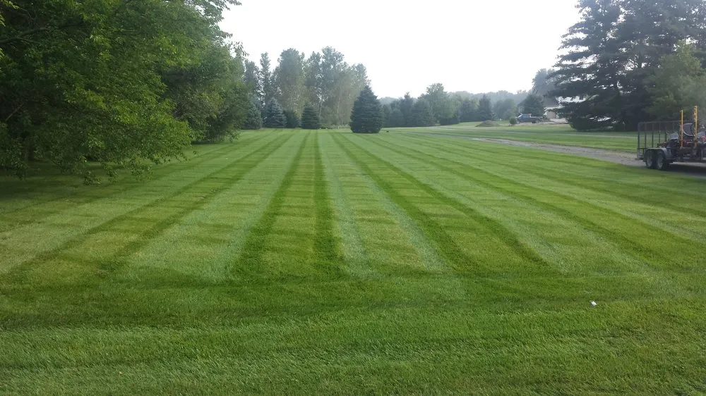 Expert lawn mowing service experts serving Ypsilanti, MI - 5 Star Landscaping