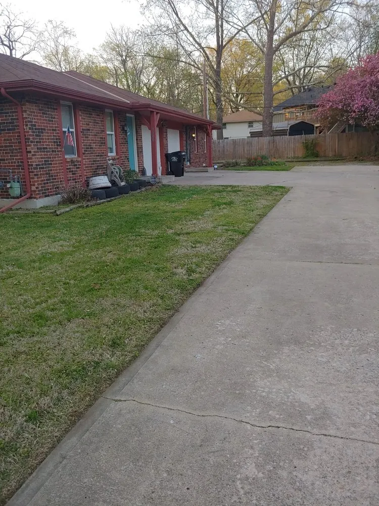 Trusted garden landscaping in Buckner, MO - 5 Star Lawn Care