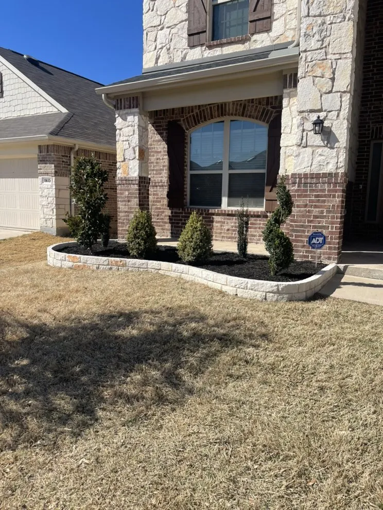 Reliable yard cleanup service with custom design in Little Elm, TX by 5 Starscapes