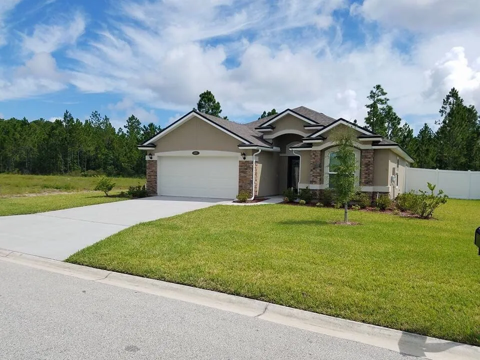 Local residential landscaping experts serving Jacksonville, FL - 50 Shades of Green