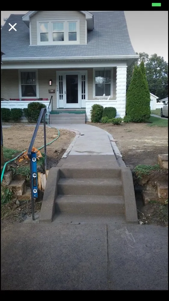 Expert garden landscaping in Louisville, KY by 502 Construction