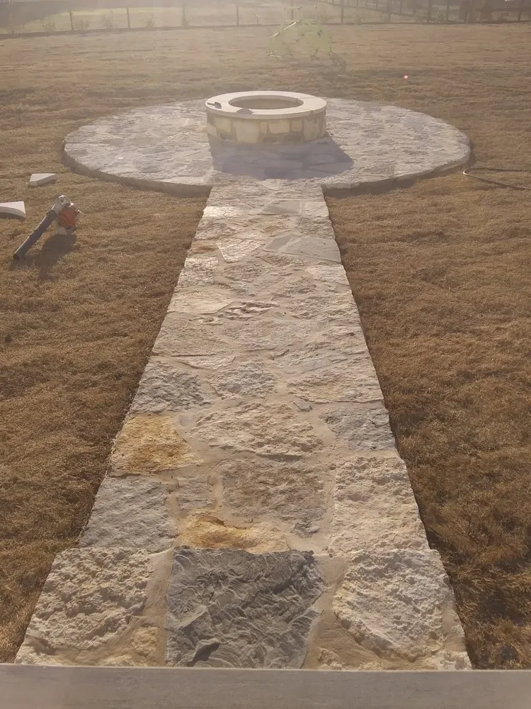 Custom outdoor landscaping in Austin, TX by 512 Turf and landscaping