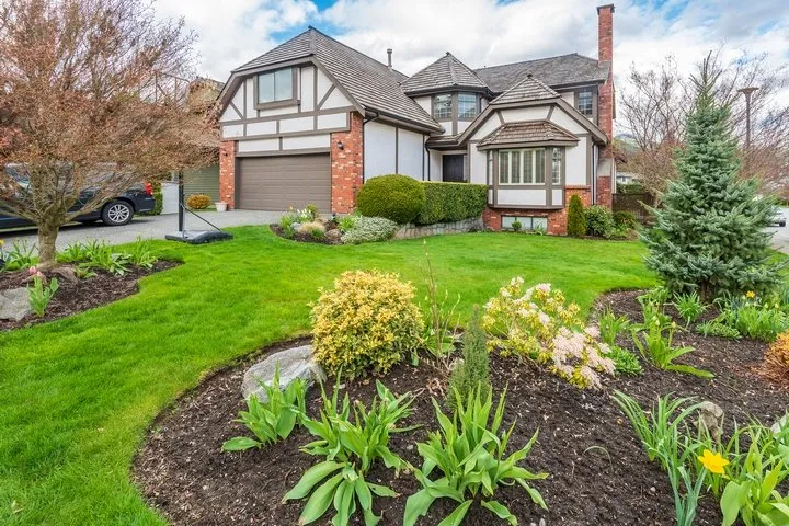 Trusted yard maintenance experts serving Arvada, CO - 5280 Lawns