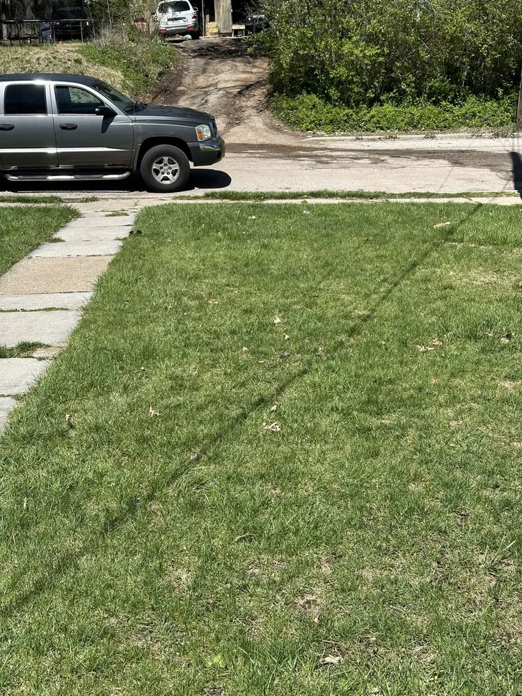 Top-rated lawn care service in La Salle, IL - 5700 Growz