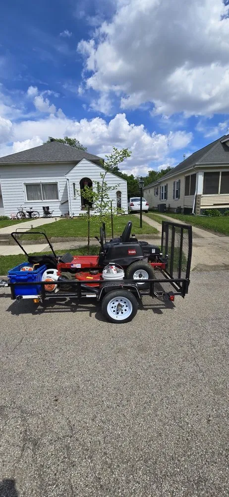 Professional lawn care service with custom design in Bloomington, IL by 5star Lawn Care