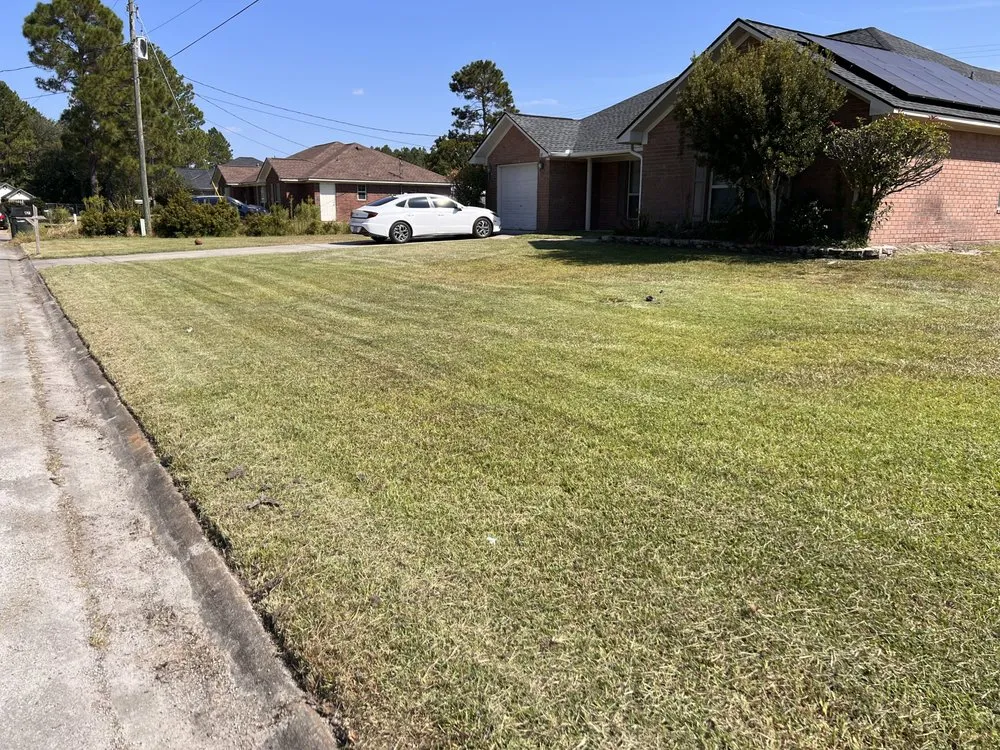 Local yard cleanup service in Hinesville, GA by 6 33 Landscaping