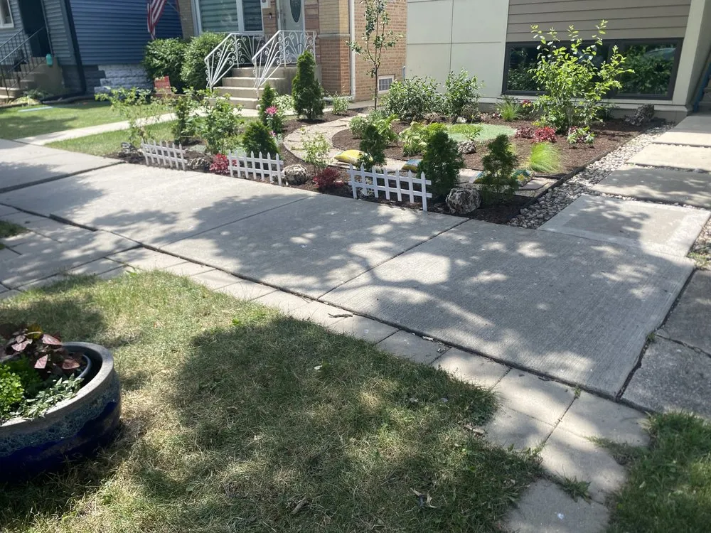 Custom yard cleanup service in Chicago, IL - 606 Land & Snow