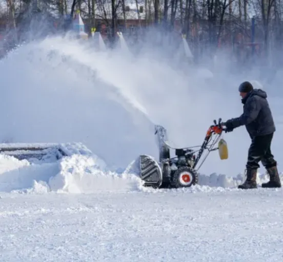 Expert lawn care service near you in Chicago, IL by 606 Land & Snow