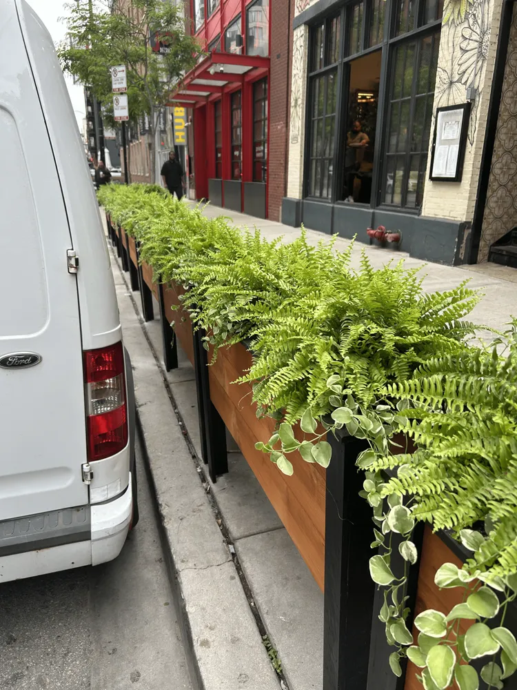 Custom residential landscaping in Chicago, IL - 606 Land & Snow