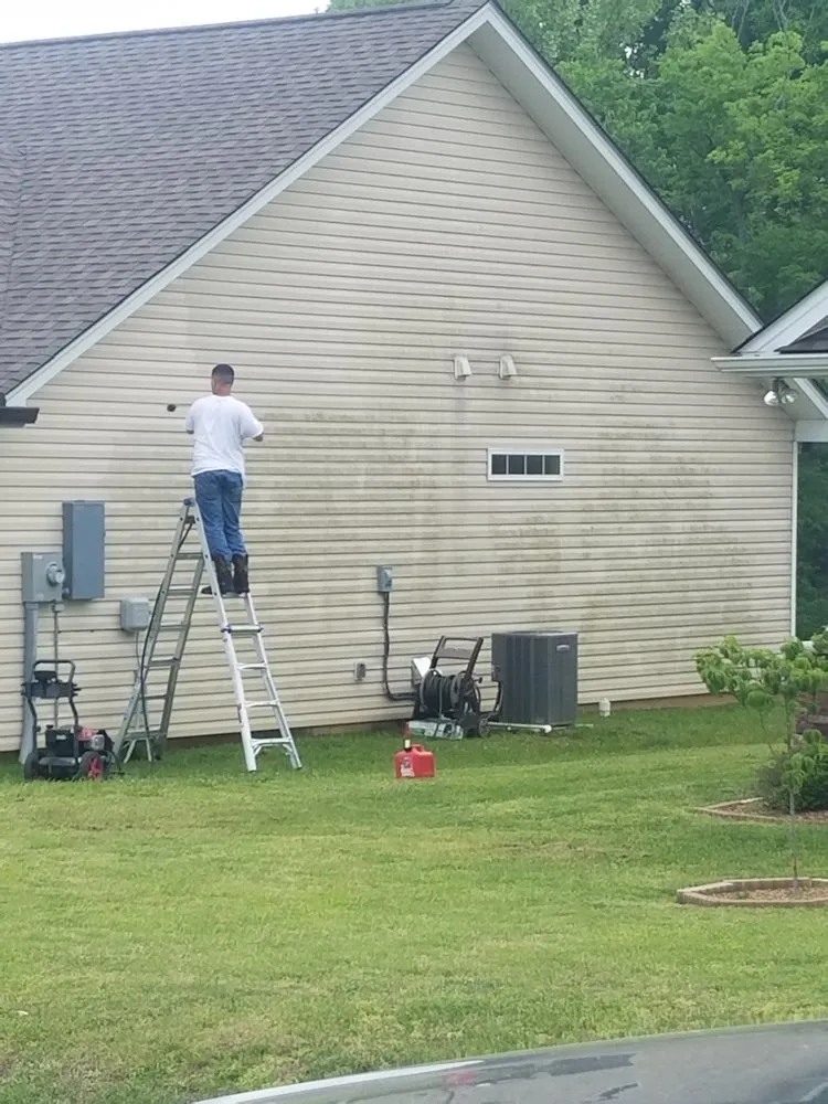 Local yard cleanup service in Burns, TN - 615 Lawn Care