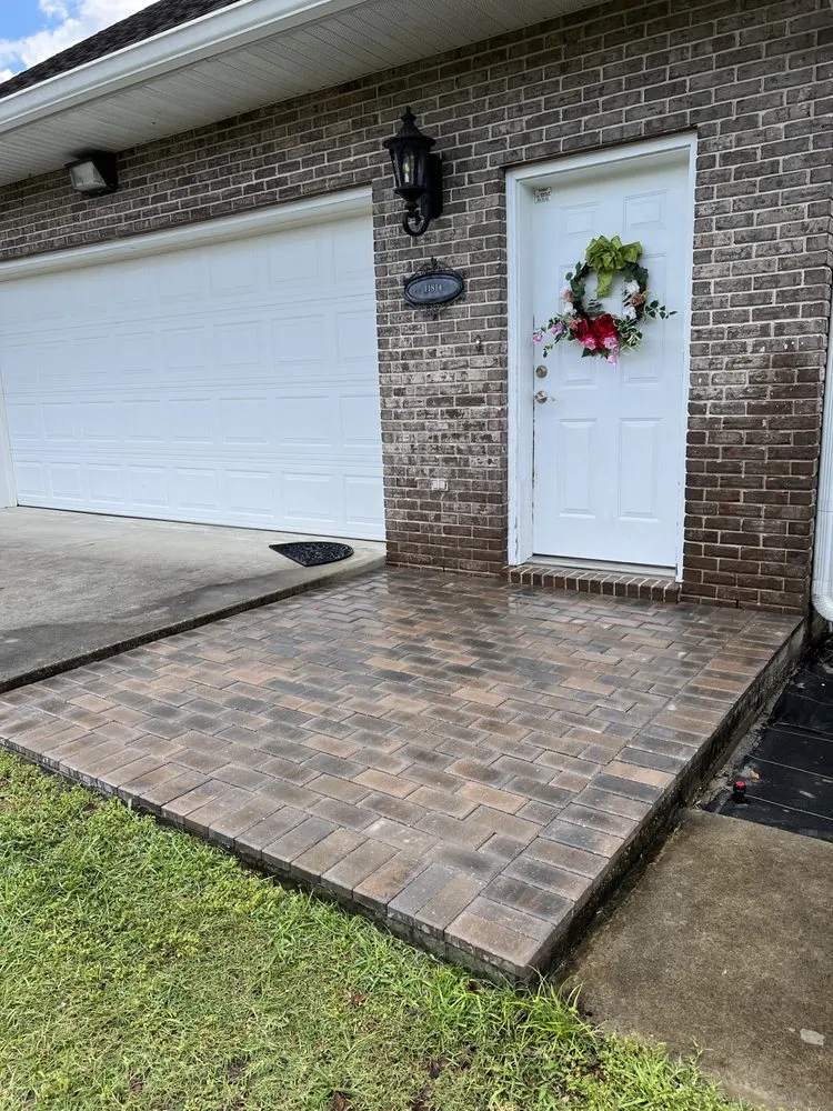 Reliable yard maintenance in Alachua, FL by 77 Landscaping