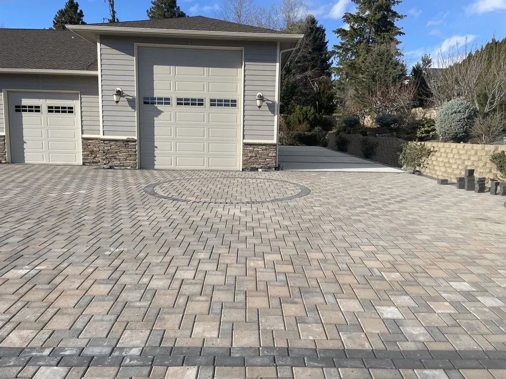 Expert outdoor landscaping in East Wenatchee, WA by 777 paver and landscaping