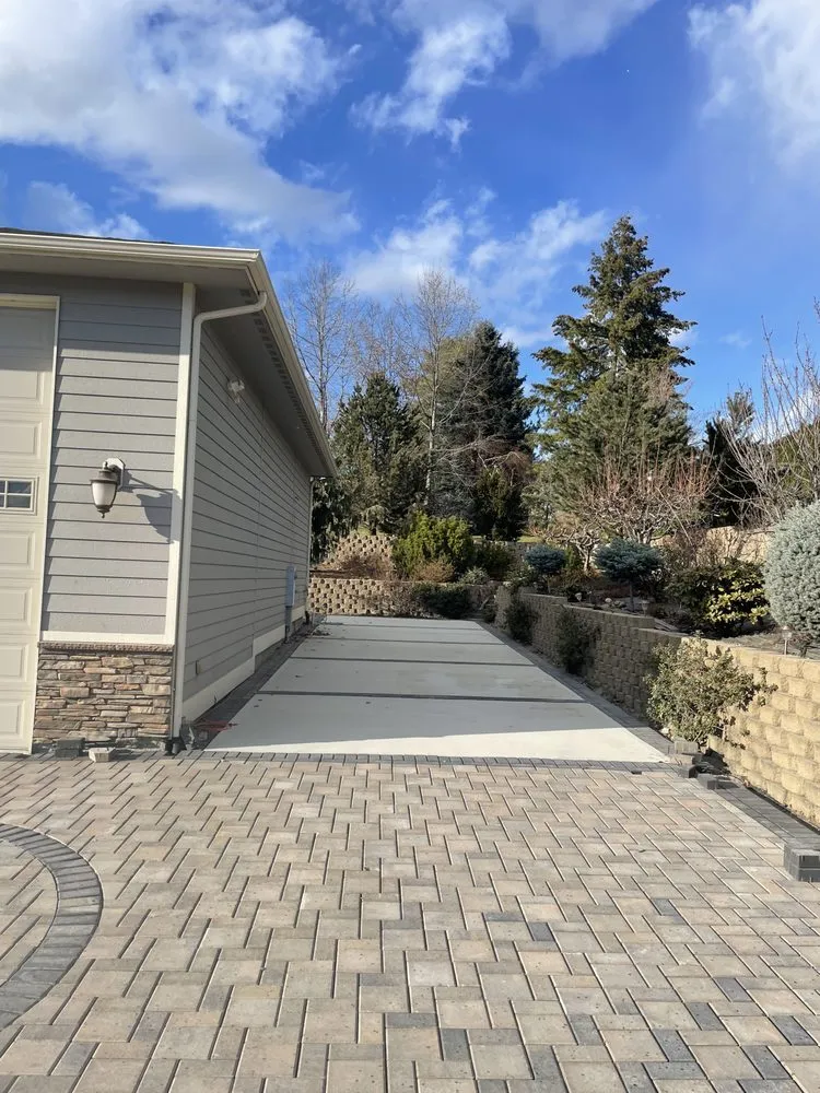 Local garden landscaping near you in East Wenatchee, WA by 777 paver and landscaping