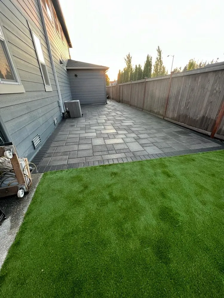 Top-rated lawn mowing service for year-round maintenance in Mill Creek, WA by 7W Pavers & Landscape