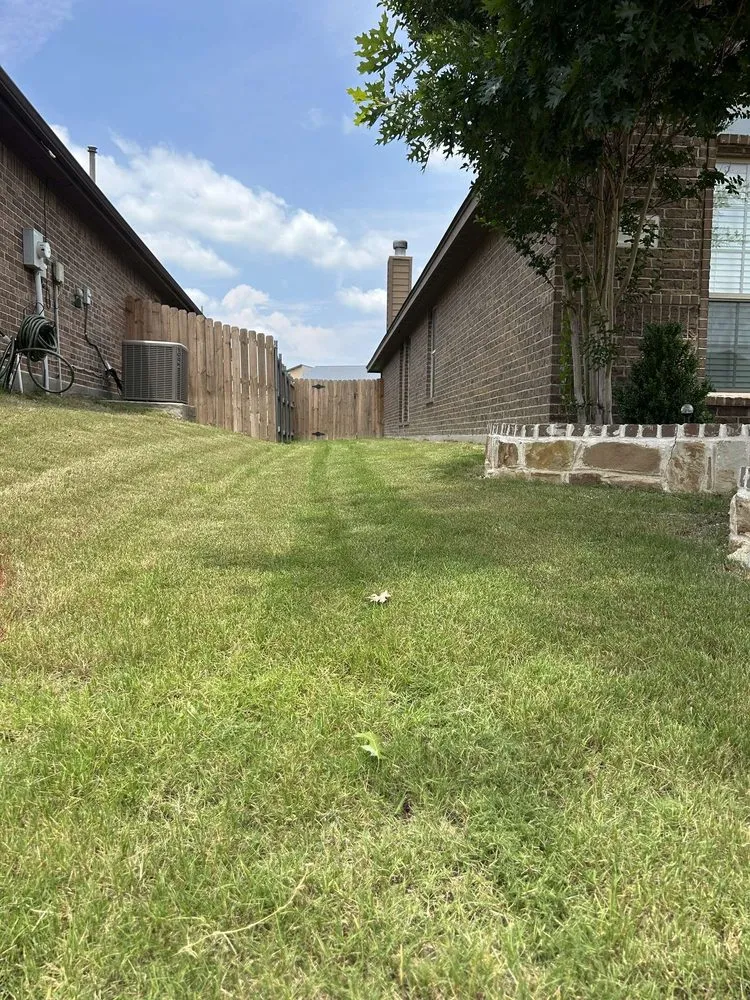 Custom lawn care service with custom design in Fort Worth, TX by 8 Second Yard Care