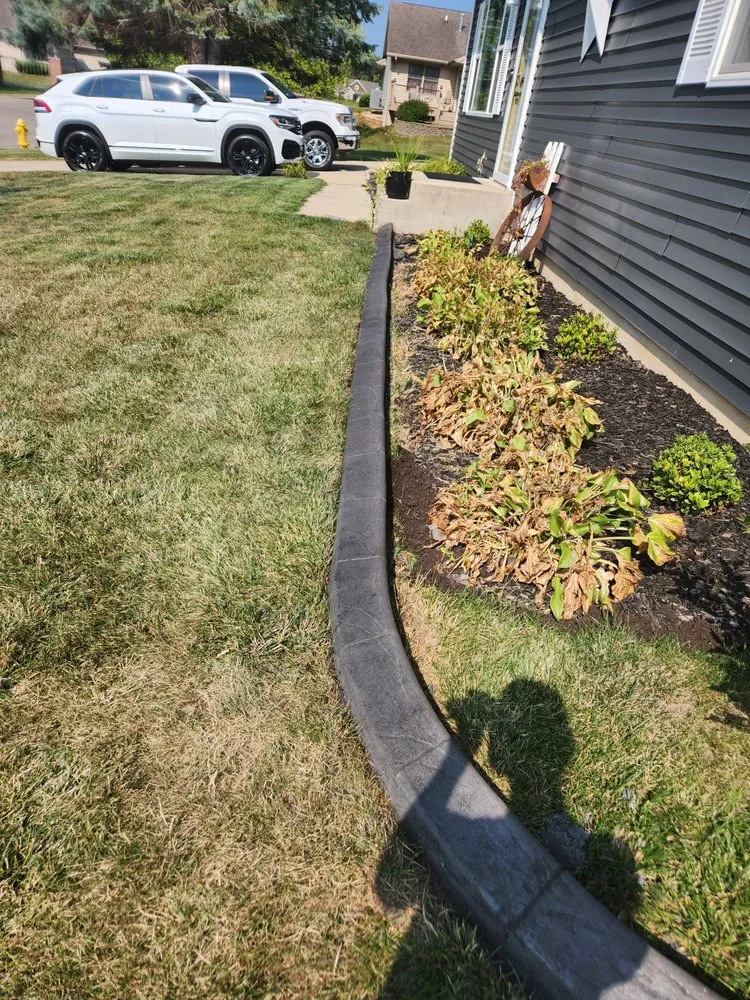 Top-rated outdoor landscaping near you in Freeport, IL by 815 Curbing