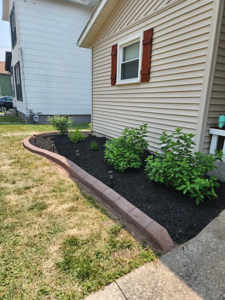 Top-rated lawn care service in Freeport, IL - 815 Curbing