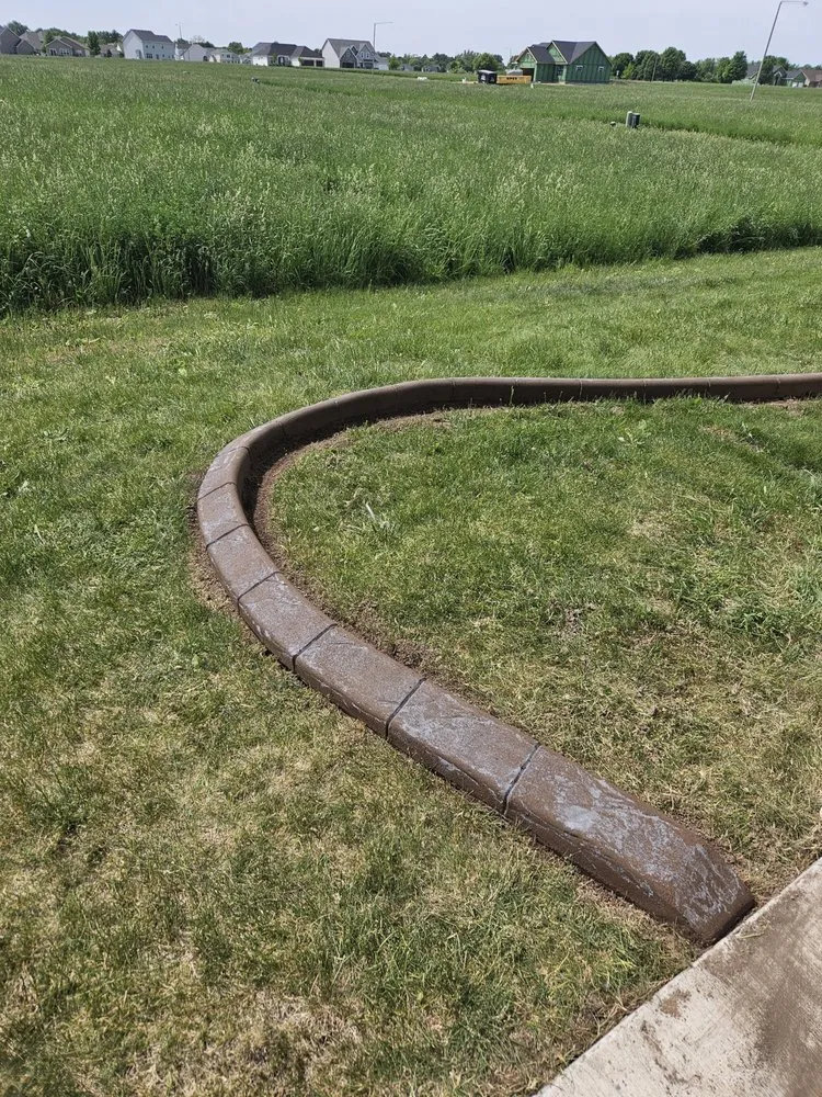 Top-rated landscaping services near you in Freeport, IL by 815 Curbing