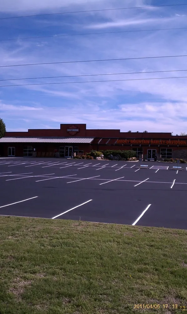 Affordable lawn mowing service experts serving Maryville, TN - 911 Sealcoat