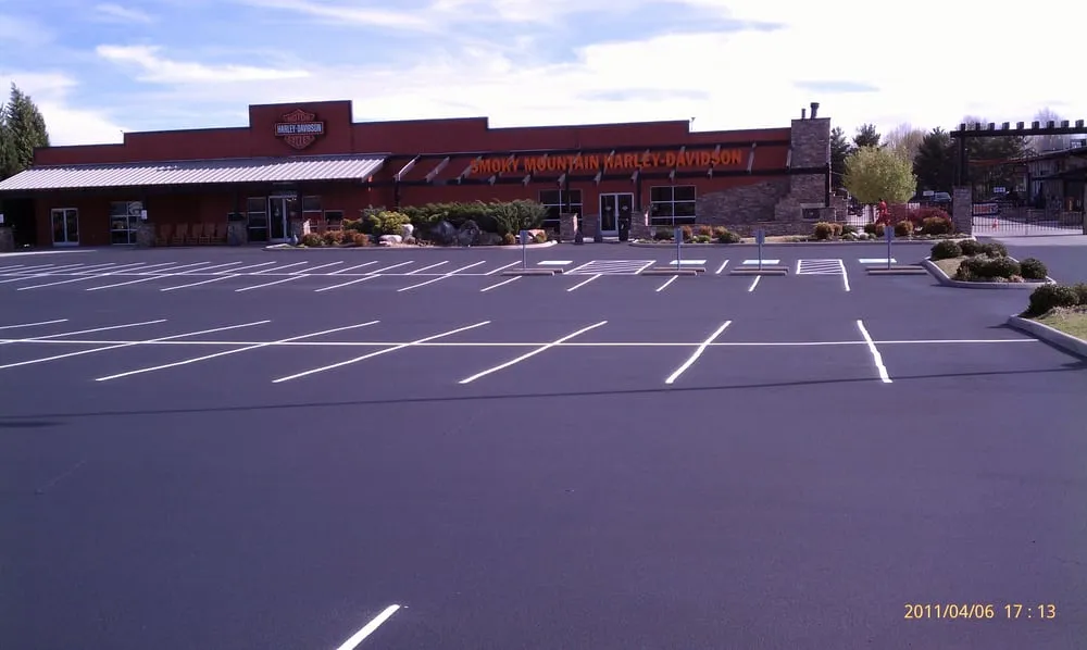 Professional yard maintenance for homes in Maryville, TN by 911 Sealcoat