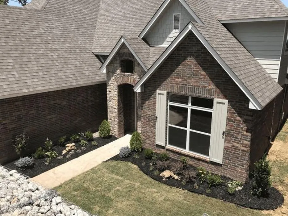 Top-rated yard cleanup service for beautiful yards in Jenks, OK by 918 Landscape