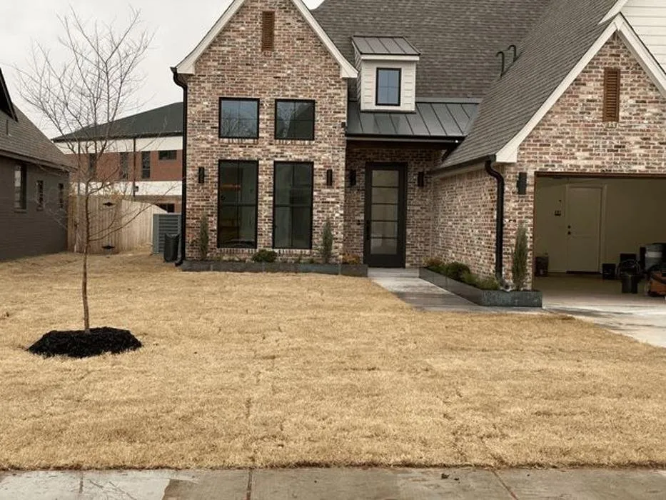 Reliable yard cleanup service experts serving Jenks, OK - 918 Landscape