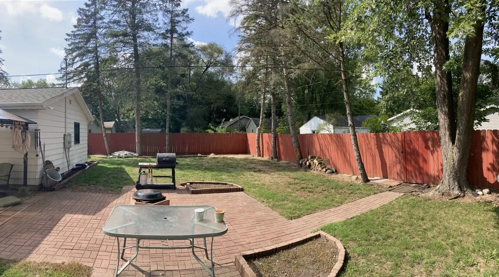 Expert lawn mowing service in Mount Pleasant, MI by 989 Lawn Care