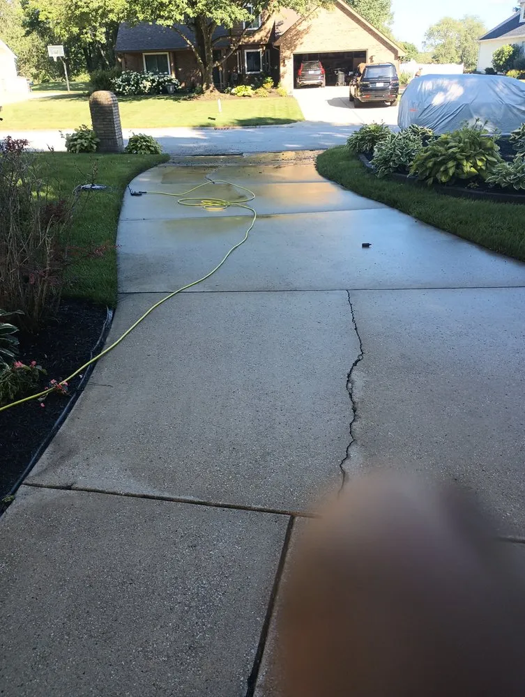 Trusted yard maintenance for homes in South Bend, IN by A & A Do All