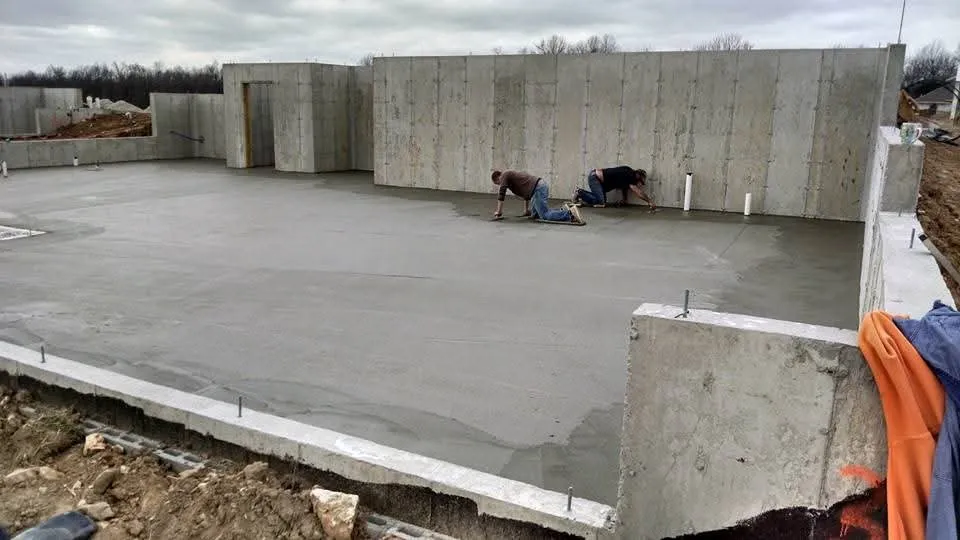 Top-rated yard cleanup service in Independence, MO by A & B Crafted Creations